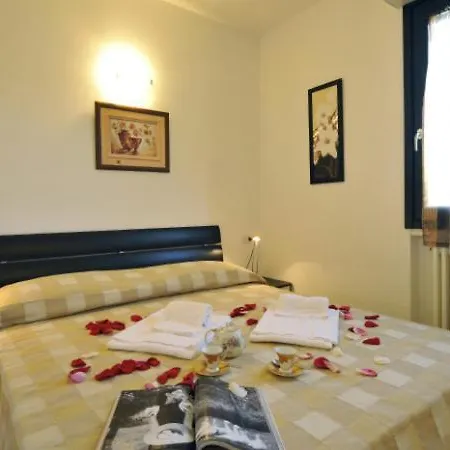 Apartment Sleeps 3 Pool