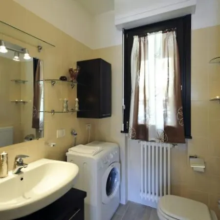 Sleeps 3 Pool Apartment Lenno